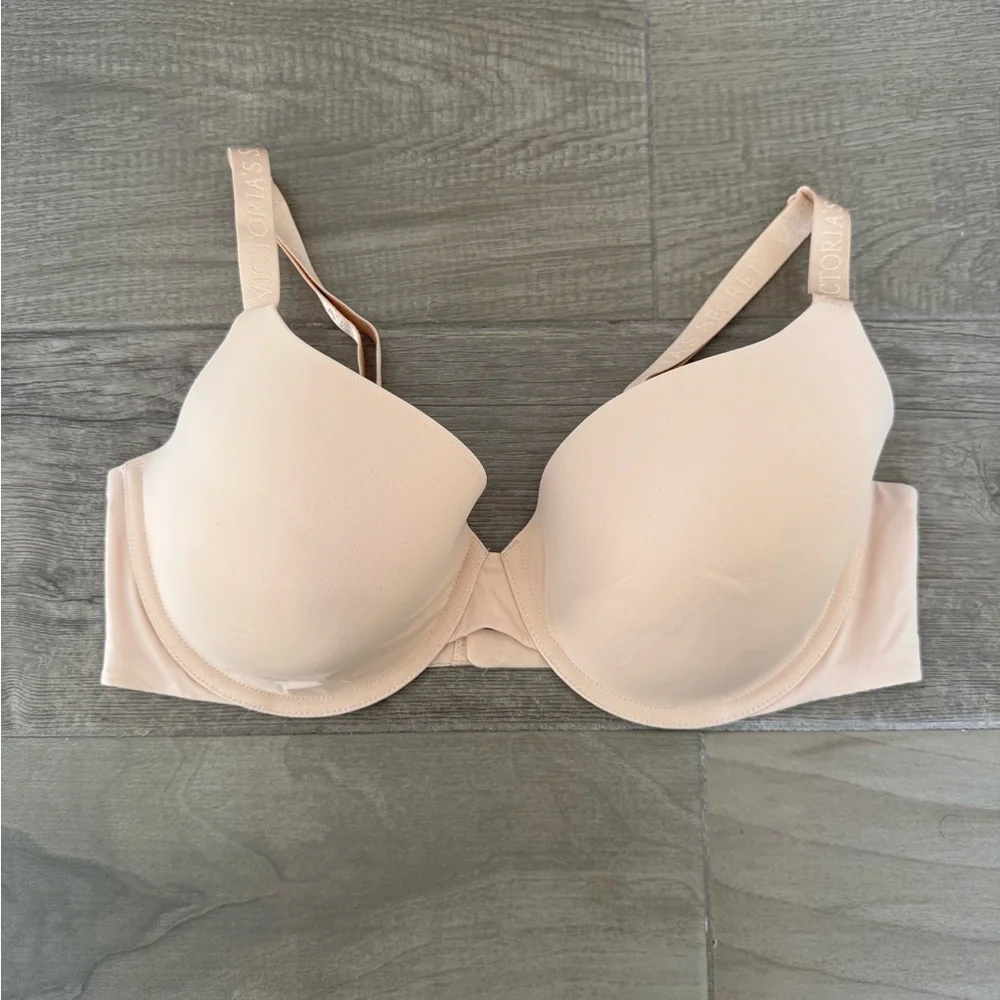 Victoria's Secret Nude Bra - Picture 2 of 3